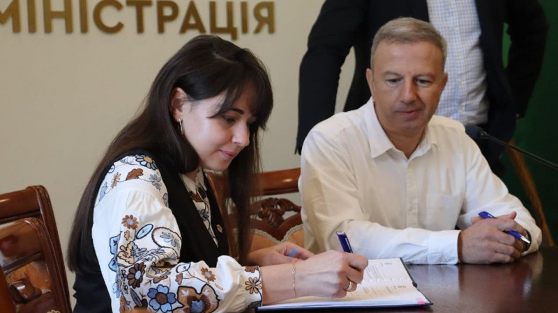 Уряд Франції виділив 50 000 євро на консервацію пошкодженої будівлі молодіжного центра в Чернігові