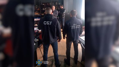 Начальника одного з управлінь Держпродспоживслужби Чернігівщини підозрюють в отриманні хабаря