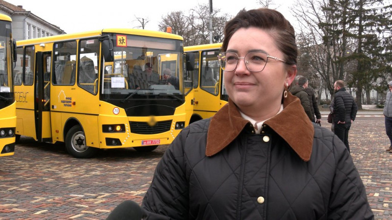 Чотири прикордонні громади Чернігівщини отримали по шкільному автобусу