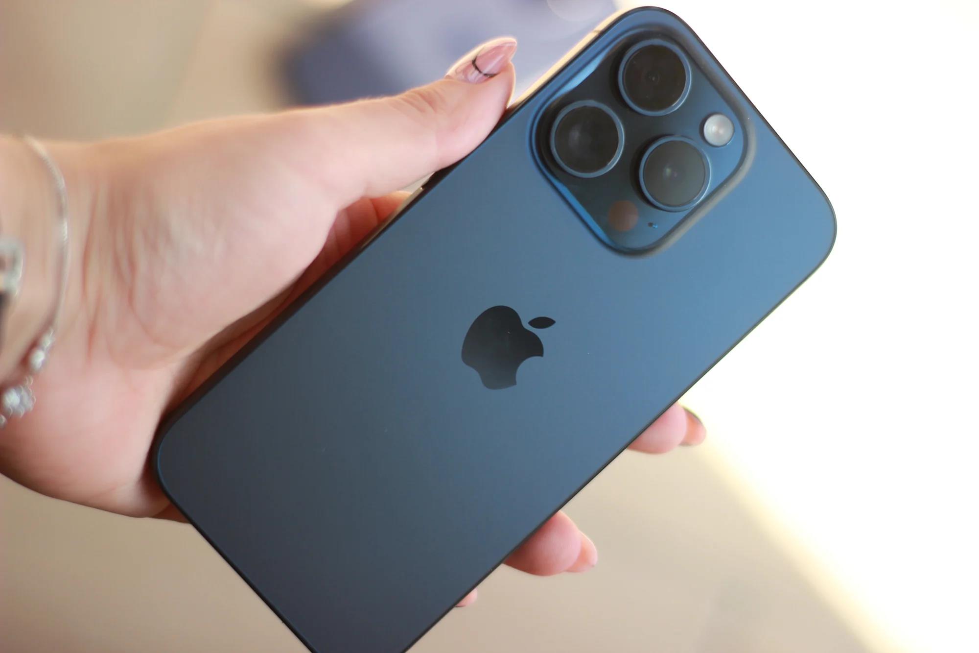 iPhone 15 Pro Max: обзор ключевых преимуществ