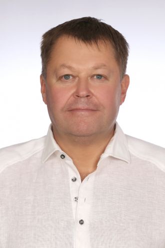 Авто за 10 тис. грн і більше як 10 автобусів: деклараційні подробиці депутатів ЧМР