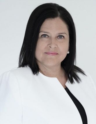 Авто за 10 тис. грн і більше як 10 автобусів: деклараційні подробиці депутатів ЧМР