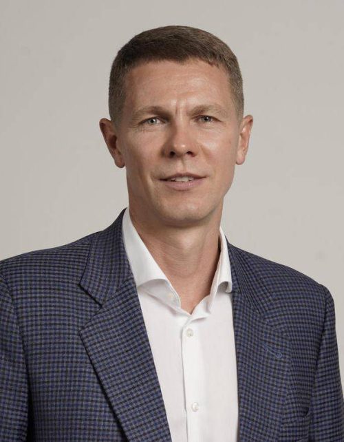 Авто за 10 тис. грн і більше як 10 автобусів: деклараційні подробиці депутатів ЧМР