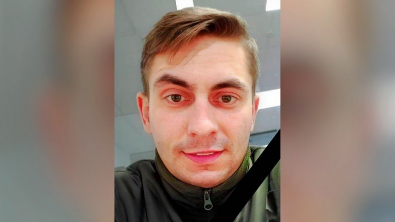 На Чернігівщині попрощалися з двома військовими ЗСУ — Андрієм Сазоновим та Олександром Довгим