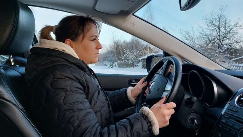 "Чому я досі тут": історія місцевої жительки, яка працює у лісгоспі на прикордонні Чернігівщини
