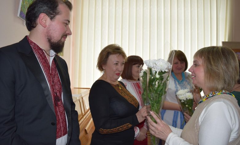 Бісер, живопис, вишивка: на Чернігівщині відкрили виставку трьох майстринь (Фото)