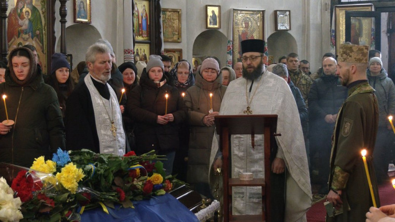 На Чернігівщині попрощалися із загиблими бійцями ЗСУ: Олексієм Сокоринським, Максимом Мірощенком та Володимиром Маценком
