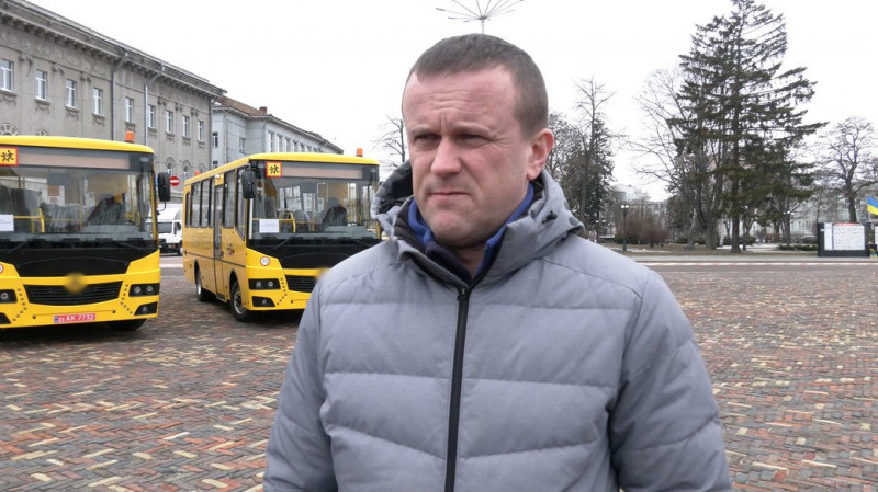 Чотири прикордонні громади Чернігівщини отримали по шкільному автобусу
