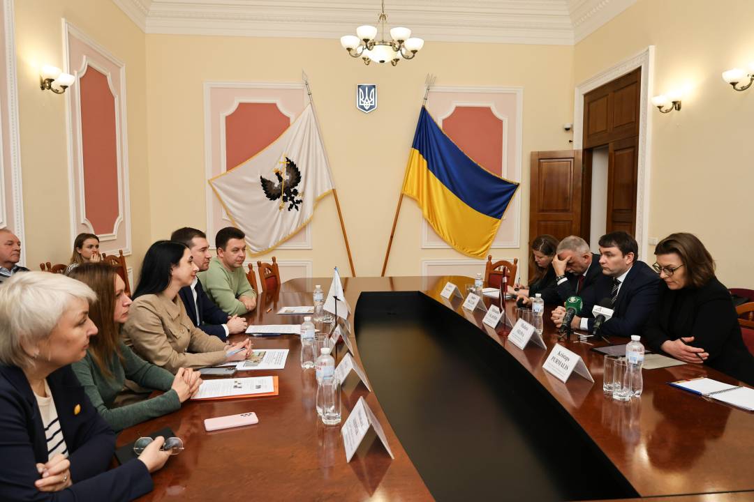 Чернігів відвідала делегація з Латвії — дивилась на результати співпраці та говорила про подальше партнерство