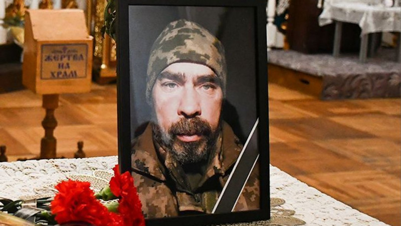 На Чернігівщині попрощалися з трьома військовими ЗСУ, які боронили Україну