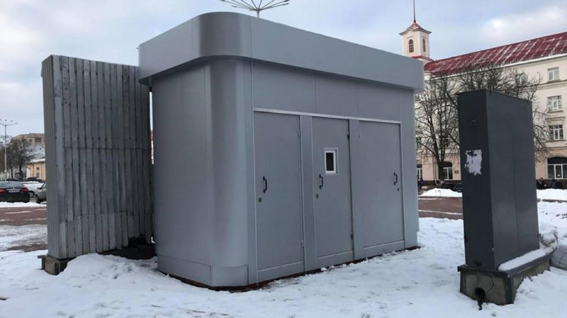 Туалет у Чернігові, який не відкривали місяцями, а Атрошенко сварив за це підлеглих, хочуть відбудувати за 1,5 млн грн