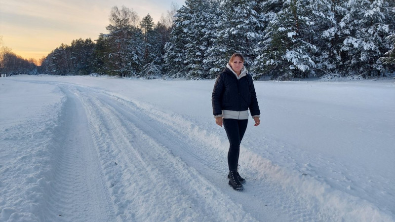 "Чому я досі тут": історія місцевої жительки, яка працює у лісгоспі на прикордонні Чернігівщини