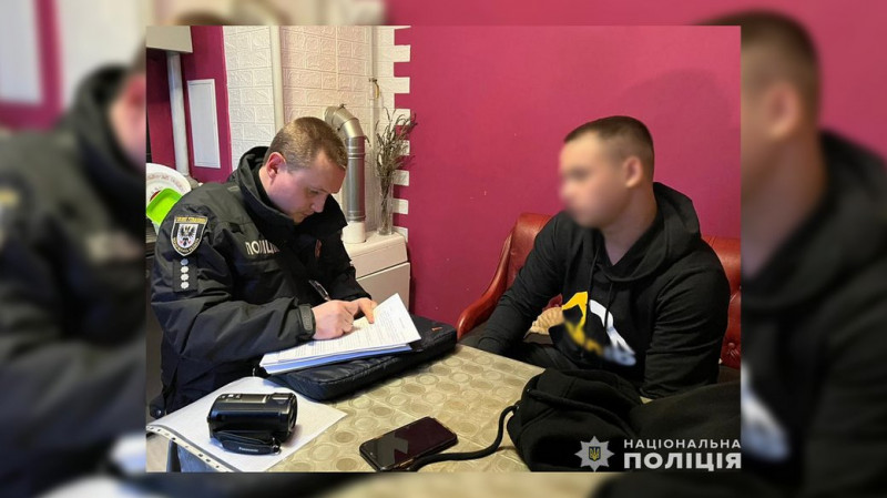 На Чернігівщині правоохоронці затримали двох чоловіків, яких підозрюють у викраденні колекційних монет