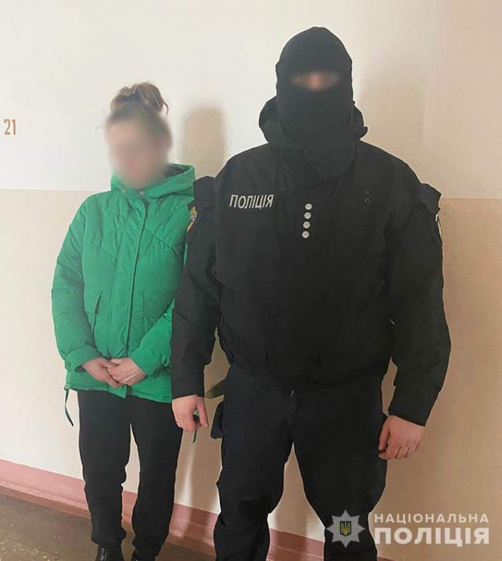 На Чернігівщині поліцейські затримали учасників наркоугруповання, які заробляли на збуті майже мільйон гривень на місяць (Фото)