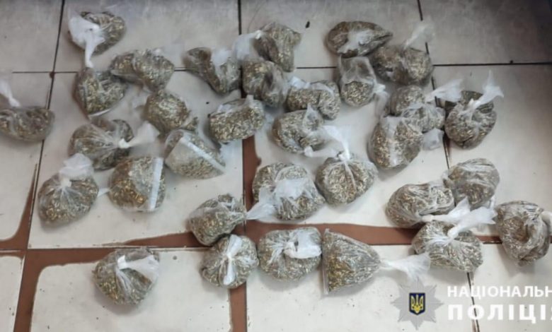 На Чернігівщині поліція припинила нелегальний продаж тютюну