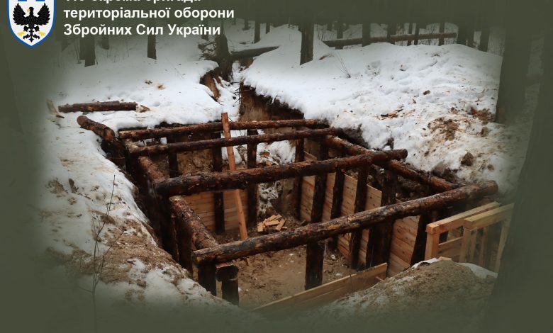 На Чернігівщині продовжується будівництво фортифікаційних споруд (Фото)