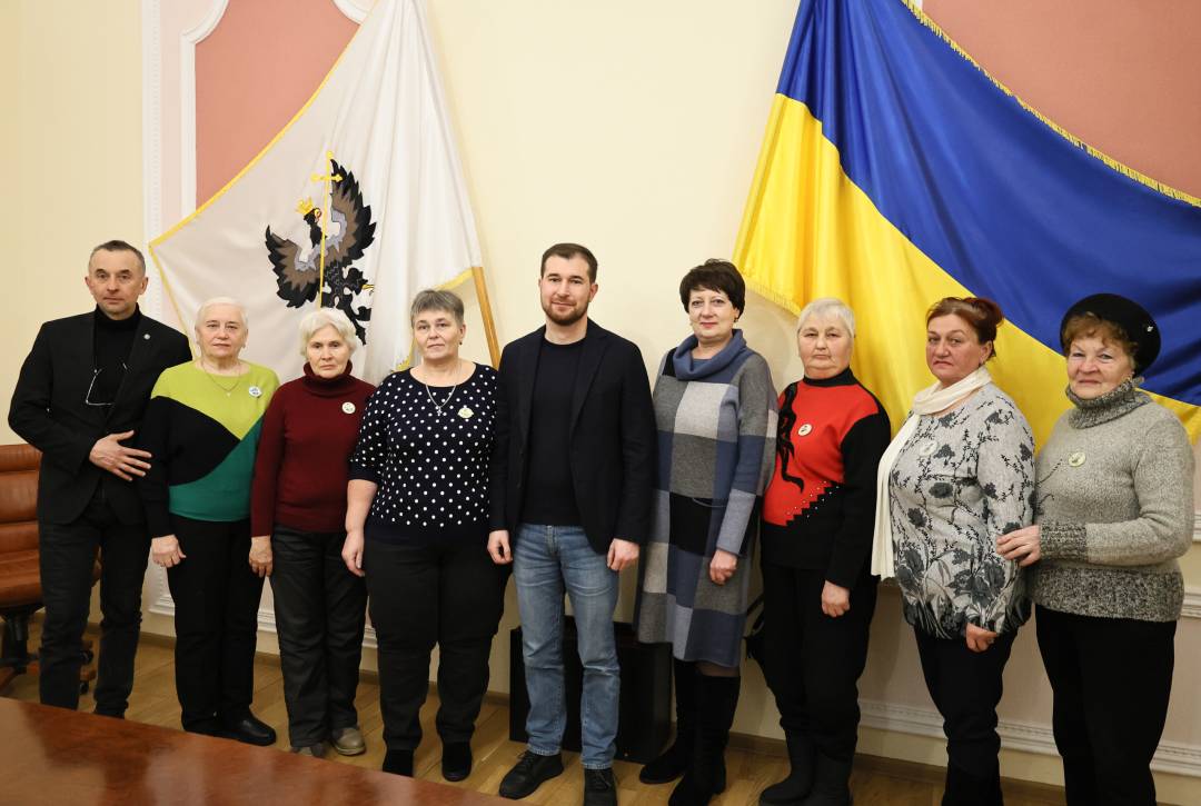 Олександр Ломако зустрівся з родинами загиблих захисників України
