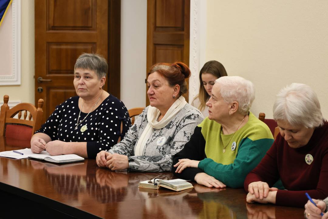Олександр Ломако зустрівся з родинами загиблих захисників України