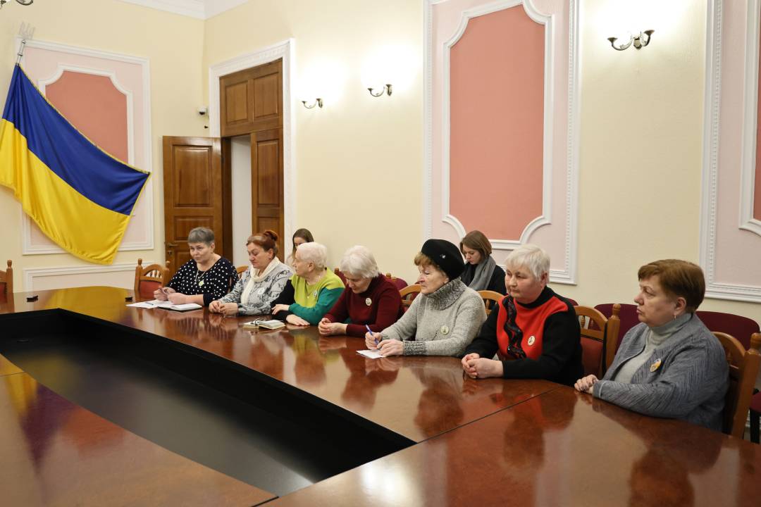 Олександр Ломако зустрівся з родинами загиблих захисників України