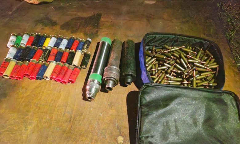 Поліцейські Чернігівщини затримали групу торгівців наркотиками та різними видами озброєння (Фото)