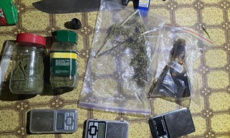 Поліцейські Чернігівщини затримали групу торгівців наркотиками та різними видами озброєння (Фото)