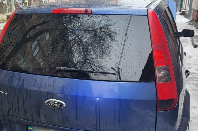 У Чернігові патрульні зупинили водія на викраденій автівці