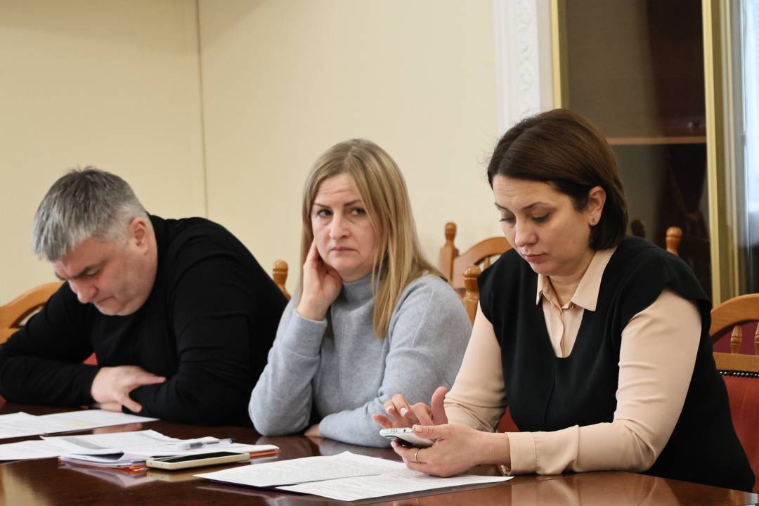 Звітували керівники комунальних підприємств Чернігова про діяльність у 2023 році