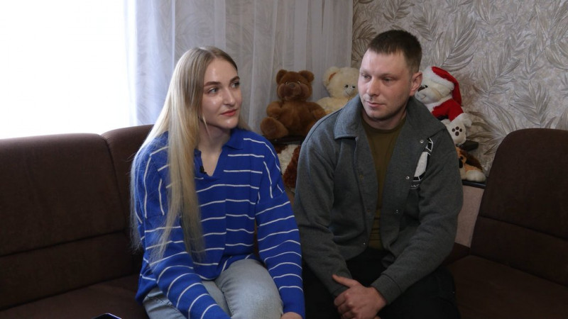 У 23 роки стала мамою для чотирьох чужих дітей: як на прикордонні Чернігівщини подружжя створило прийомну сім'ю