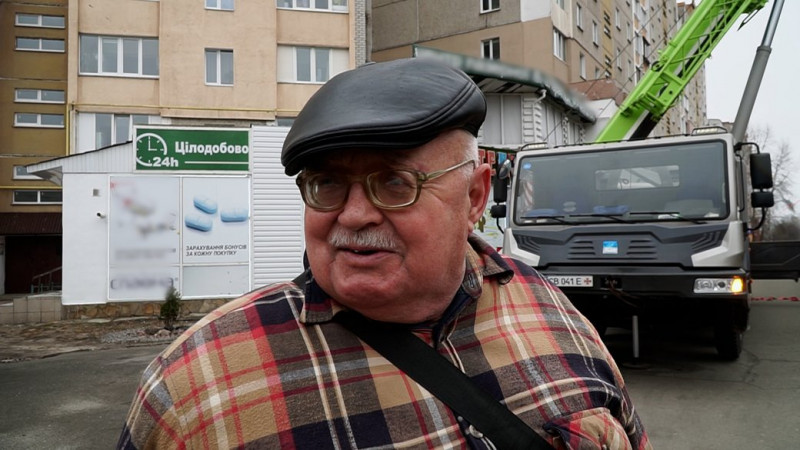 На зупинках громадського транспорту у Чернігові встановили модульні укриття