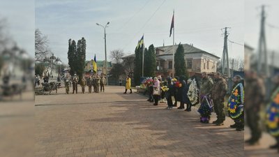 На Чернігівщині поховали шістьох військових ЗСУ, які загинули під час виконання бойових завдань