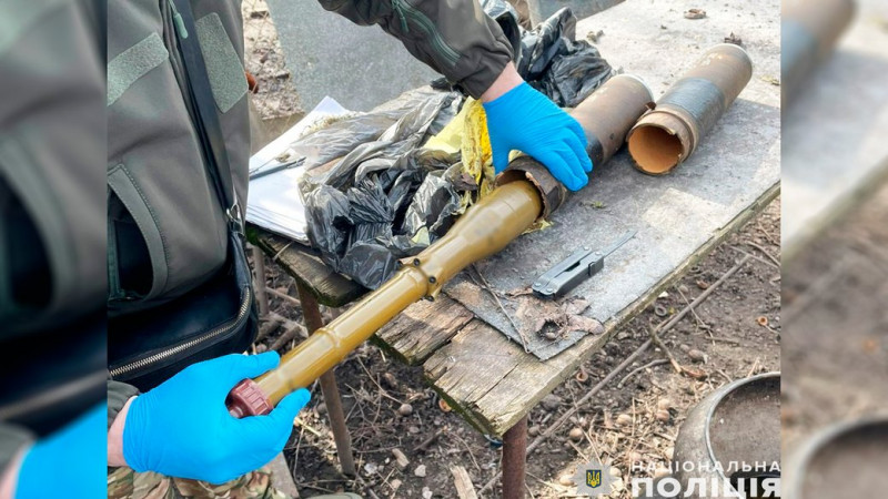 Виготовляли, збували психотропи на 150 тис грн за місяць і мали зброю: на Чернігівщині затримали 4 жителів Талалаївщини