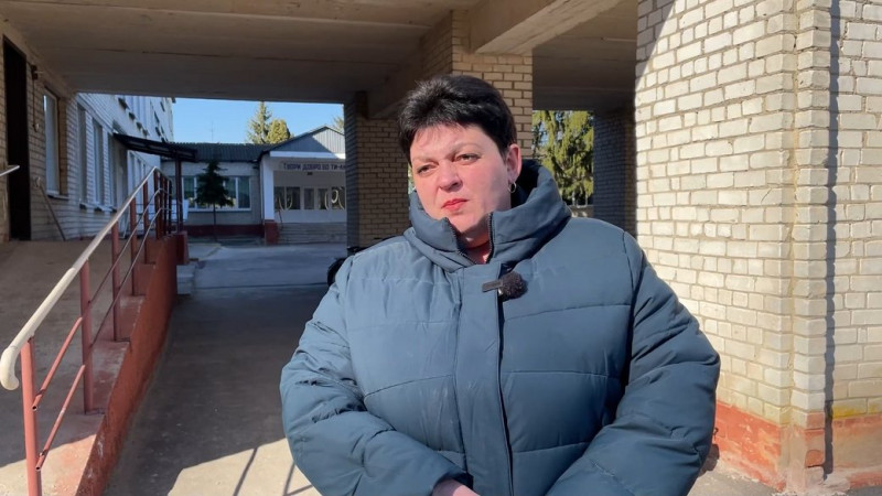 Боїться, що у неї відберуть дітей через безлад: на багатодітну мати-одиначку з Чернігівщини склали три адмінпротоколи