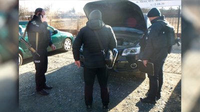 На Чернігівщині чоловік хотів відновити документи, а з’ясував, що його авто розшукує Інтерпол