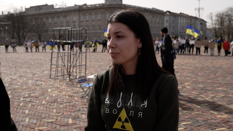 Людина за ґратами та діти, які пишуть листи батькам: у Чернігові пройшла акція на підтримку полонених ЧАЕС