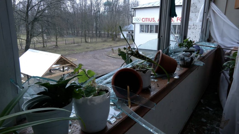 "Свист — один, другий — і ми вже бачимо зарево": через удар по будинку культури у Семенівці знищено кабінети й архів