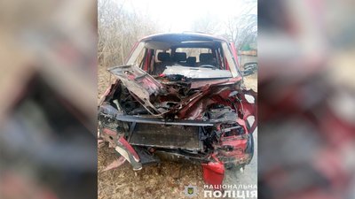 Дві жінки та чоловік отримали травми: подробиці влучання російського дрона у маршрутку поблизу Семенівки