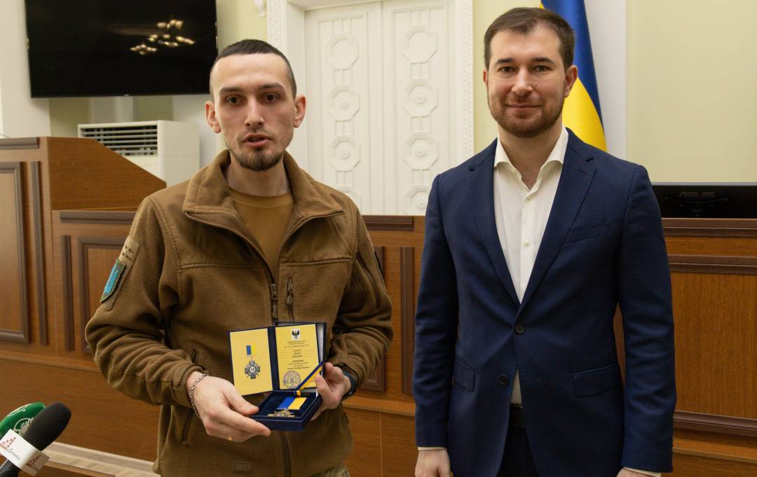 Бійцям 1-шої окремої танкової Сіверської бригади вручили відзнаки «За оборону Чернігова»