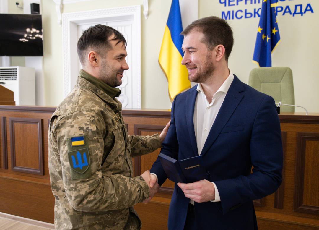 Бійцям 1-шої окремої танкової Сіверської бригади вручили відзнаки «За оборону Чернігова»
