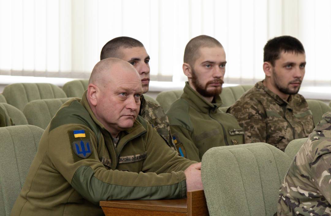 Бійцям 1-шої окремої танкової Сіверської бригади вручили відзнаки «За оборону Чернігова»