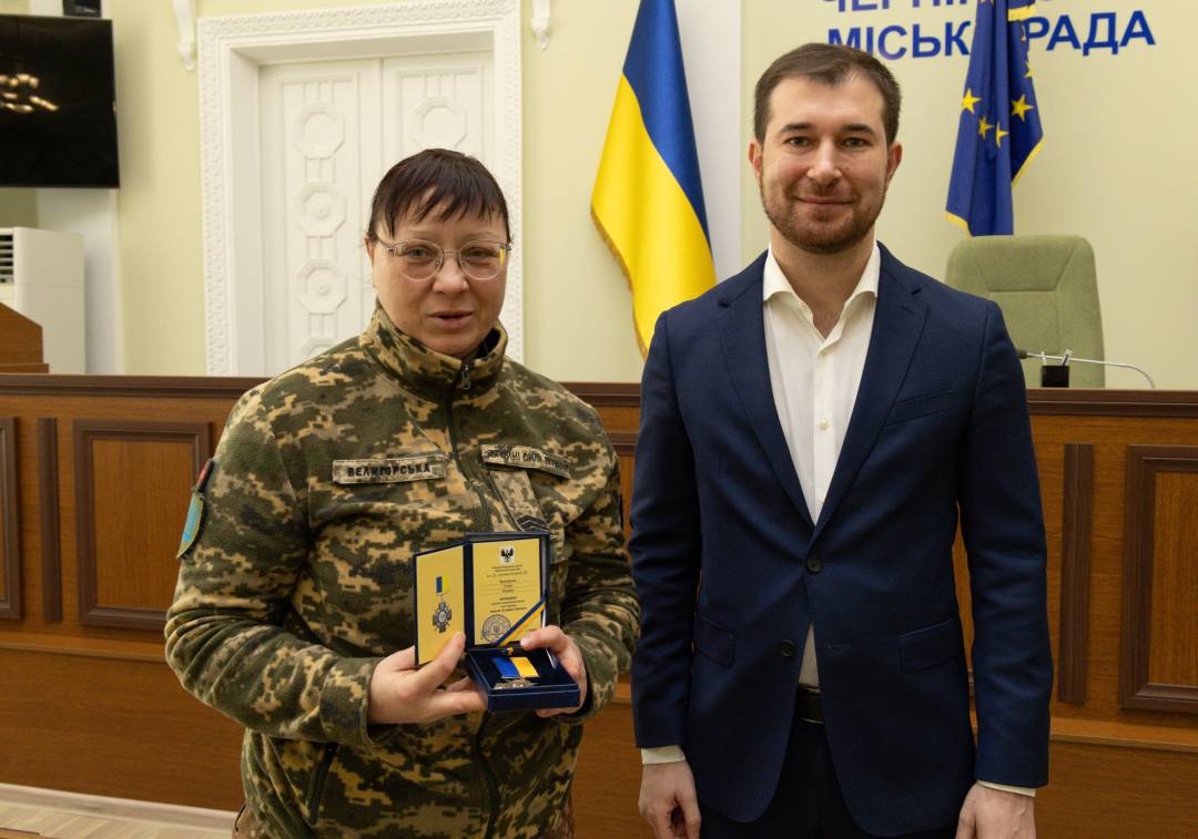 Бійцям 1-шої окремої танкової Сіверської бригади вручили відзнаки «За оборону Чернігова»