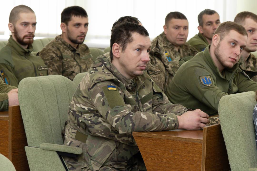 Бійцям 1-шої окремої танкової Сіверської бригади вручили відзнаки «За оборону Чернігова»