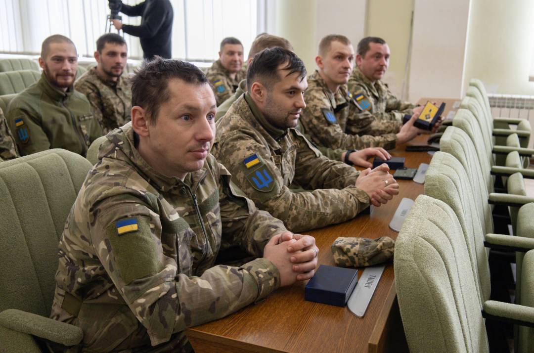 Бійцям 1-шої окремої танкової Сіверської бригади вручили відзнаки «За оборону Чернігова»
