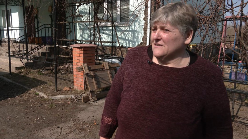 У 23 роки стала мамою для чотирьох чужих дітей: як на прикордонні Чернігівщини подружжя створило прийомну сім'ю