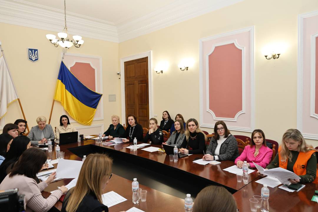 До Міжнародного дня боротьби за права жінок у міській раді відбувся тематичний круглий стіл