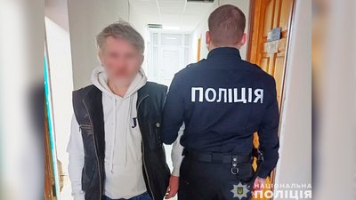 Напав на знайомого з ножем: у Чернігові затримали підозрюваного у замаху на вбивство