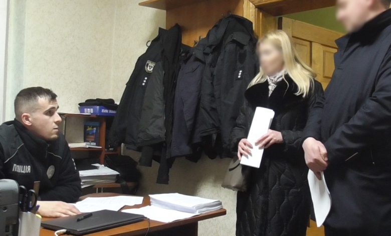 На Чернігівщині оголосили підозру чиновниці за зловживання в реєстрації прав власності на землю