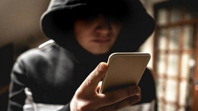 На Чернігівщині жінка хотіла купити квіти, натомість втратила 18 тисяч гривень