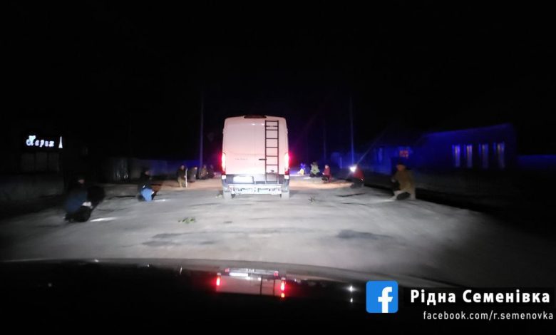 На Чернігівщині живим коридором зустрічали загиблого воїна