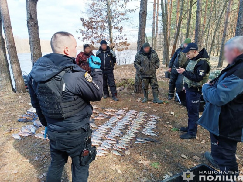 Наловили на 216 тисяч: на Чернігівщині затримали двох браконьєрів