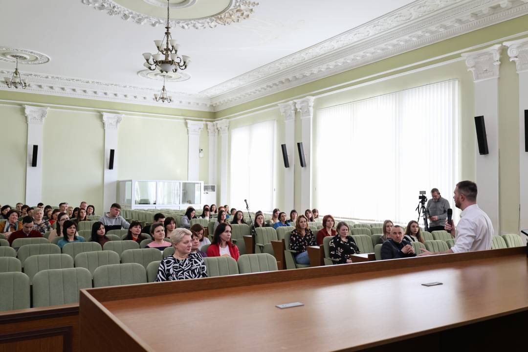 Олександр Ломако привітав представниць місцевого самоврядування з Міжнародним днем боротьби за права жінок